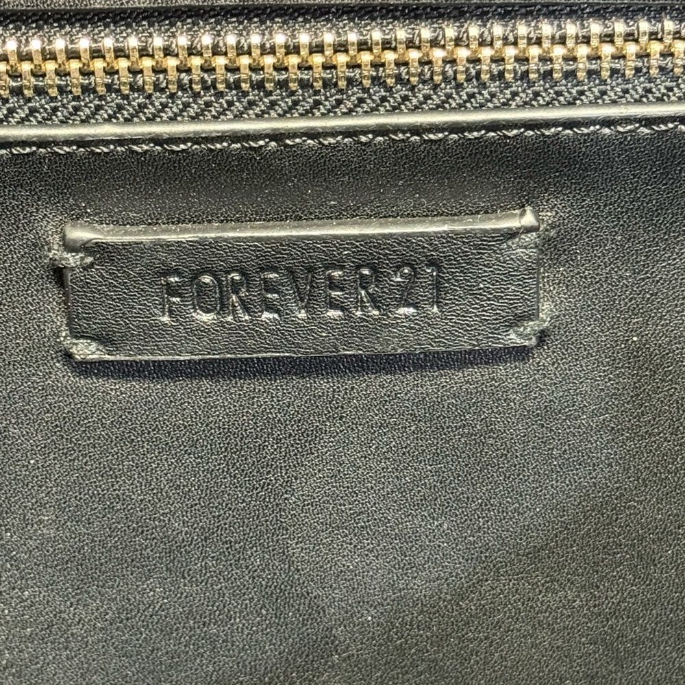 Forever 21 | Black Whipstitch Tote Bag | Tassel Detail Faux Leather - Picture 4 of 8